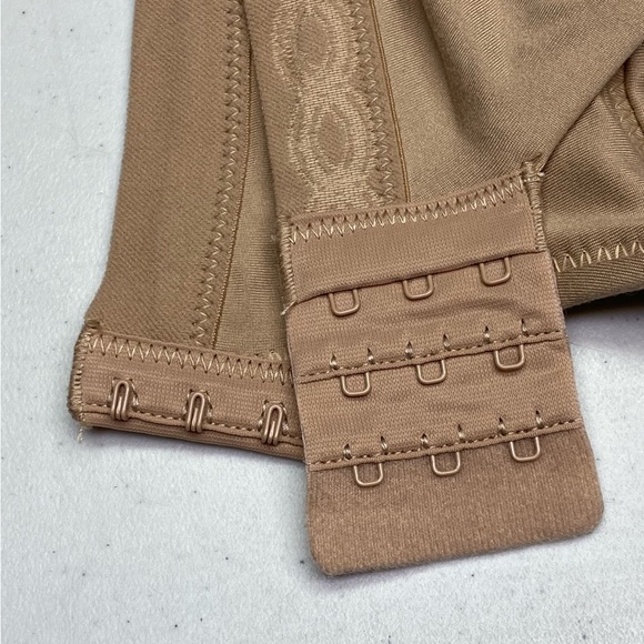 Warner's Cream Bra - Picture 9 of 9